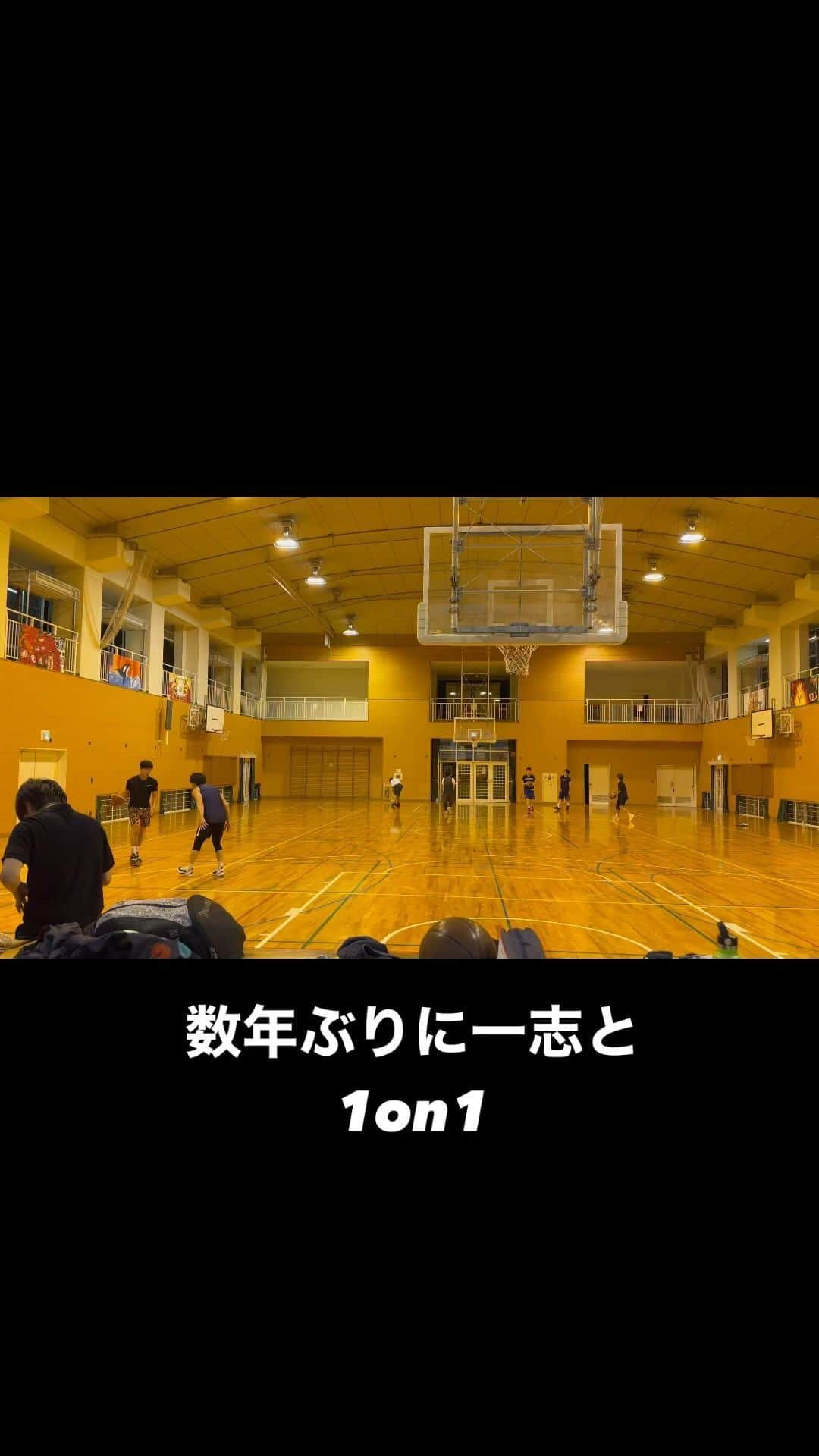 大原亞紋のインスタグラム：「6〜7年ぶりくらいに一志とバスケ 最後の1on1が楽しかった、またやろぜ兄弟！  #amokazu #basketball #hezi #hooping #handle #game #tokyo #night #brothers #inthelab #nike #deuse #gym #あもん #バスケ #兄弟 #愛」