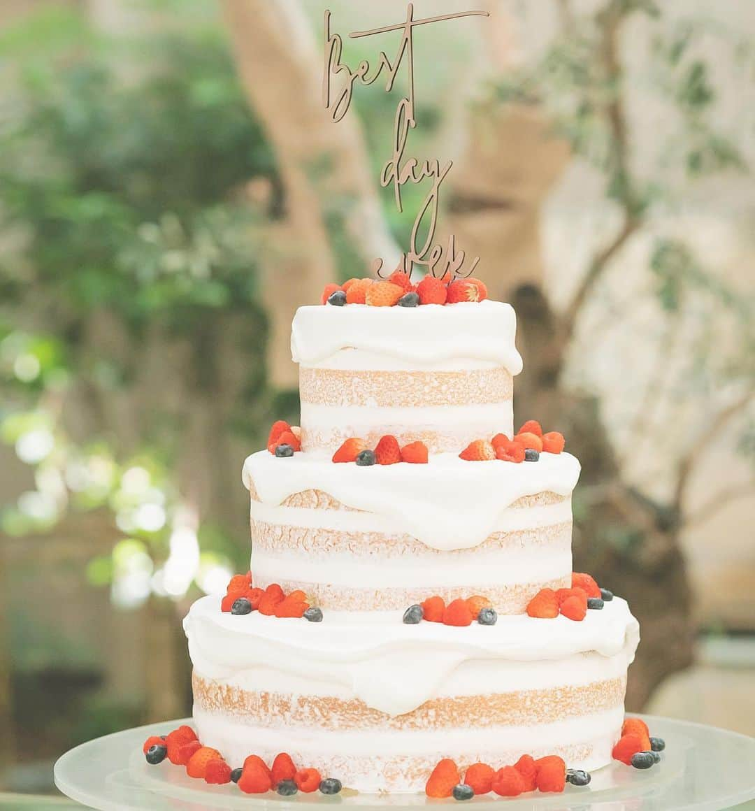 TRIFOGLIA NAGOYA 【トリフォーリア】のインスタグラム：「. wedding cake🧁🧡🌿  ⁡ －－－ ⁡ ☺︎ いいね&フォロー&保存もお願いします！ ⁡  #ウェディングケーキ  #ネイキッドケーキ  #トリフォーリアnagoya  #トリフォ花嫁  ⁡ #チャペル #結婚式 #名古屋結婚式 #名古屋結婚式場  #プレ花嫁 #おしゃれ花嫁 #名古屋プレ花嫁  #プレ花嫁さんと繋がりたい  #全国のプレ花嫁さんと繋がりたい  #2022婚 #結婚式で繋がろう #令和婚  #オリジナルウェディング #ウェディングレポ #結婚式アイデア」