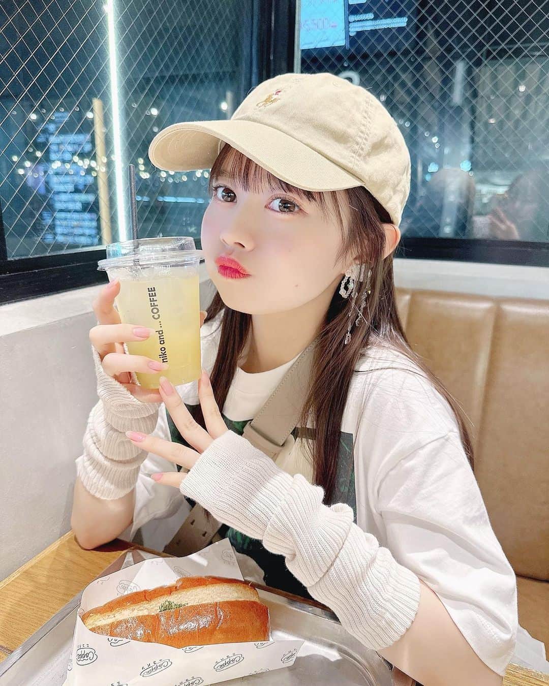 近藤沙瑛子さんのインスタグラム写真 - (近藤沙瑛子Instagram)「遅めのおはよう〜  こないだ熊本帰ったときに友達と #nikoandcoffee 行ってきた˙ᵕ˙💭  ニコパン初めて食べた🥖」5月12日 13時23分 - saekondo_inu