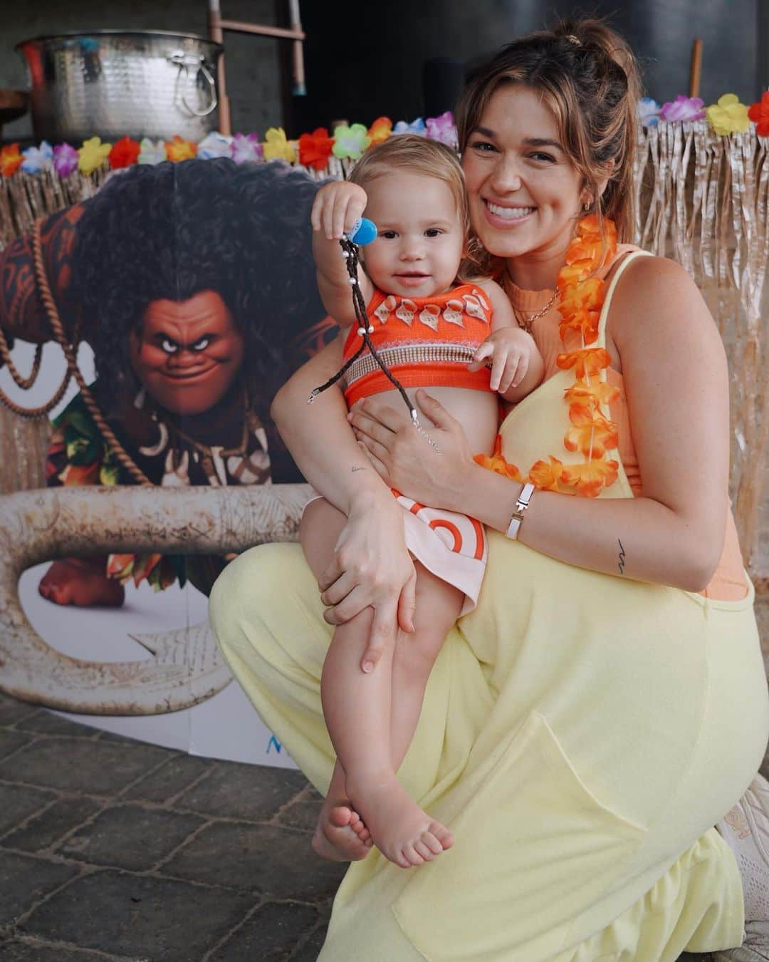 コリー・ロバートソンのインスタグラム：「Happy Birthday, Honey!! You’re finally TWO!! You’ve been looking forward to this day for weeks. You’re so much like your mama, and that makes me so happy!  I’ve loved this day celebrating you! Your little personality is the best!! You are hilarious and oh so smart. You light up the room, girlie!! I love your sweet manners, always saying thank you and quick to say I’m sorry. You’re little voice is the cutest thing I’ve ever heard and I love that you talk all day long. The other night when I left your house you said “Bye, Bye, See you later, Had fun at Honey’s house” and I died! You love to snuggle and to be chased, you love your baby dolls and you are already the sweetest big sister telling everyone about “sister Haven”. You notice everything and watch others closely before deciding if you should jump in. So much wisdom for 2!! You are strong and kind. You are a little world-changer and I am so blessed to get to be your KK!!」
