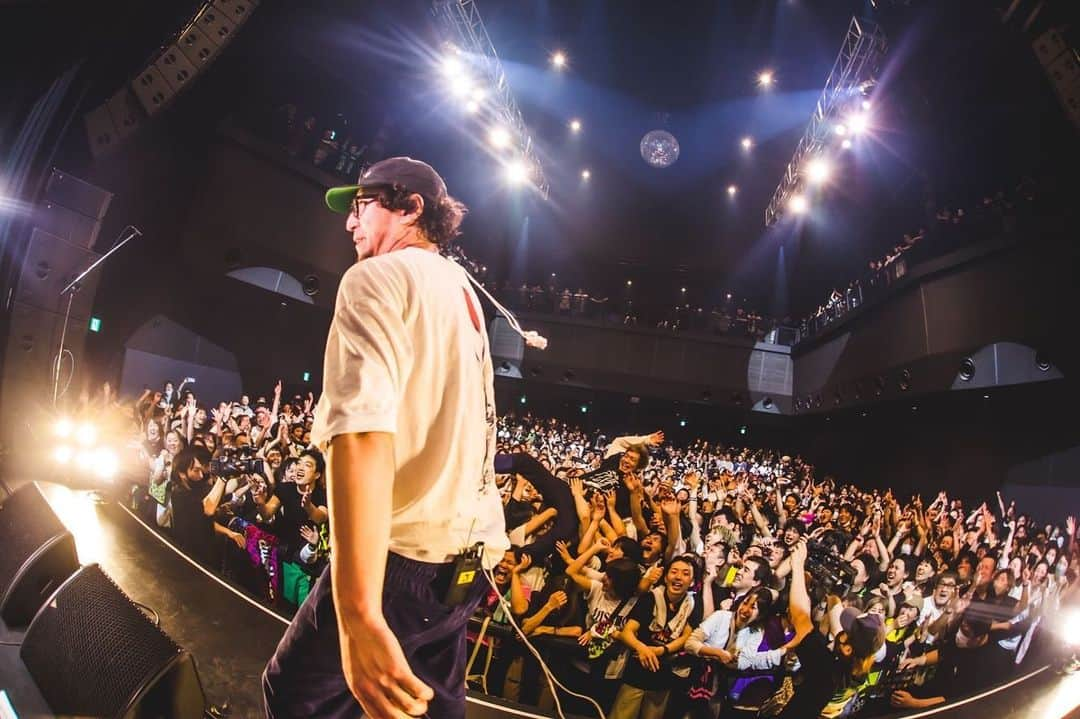 須賀真太郎さんのインスタグラム写真 - (須賀真太郎Instagram)「Intergalactic Tour Final at ZEPP SHINJUKU OFF SHOT & dust TEAM  みんなありがとう☆  photo by @naoto_iwabuchi_」5月12日 14時19分 - sugacurry