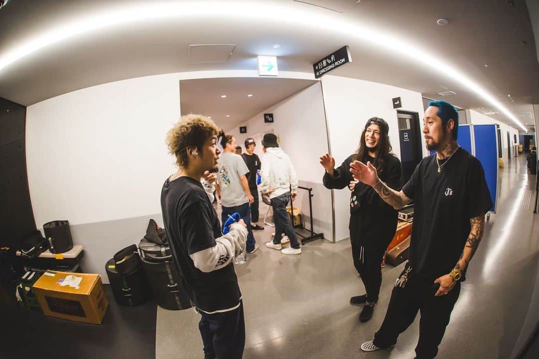 須賀真太郎さんのインスタグラム写真 - (須賀真太郎Instagram)「Intergalactic Tour Final at ZEPP SHINJUKU OFF SHOT & dust TEAM  みんなありがとう☆  photo by @naoto_iwabuchi_」5月12日 14時19分 - sugacurry