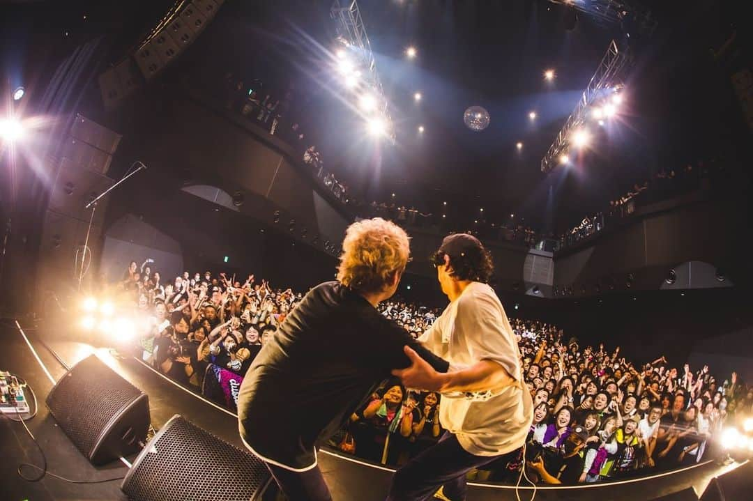 須賀真太郎さんのインスタグラム写真 - (須賀真太郎Instagram)「Intergalactic Tour Final at ZEPP SHINJUKU OFF SHOT & dust TEAM  みんなありがとう☆  photo by @naoto_iwabuchi_」5月12日 14時19分 - sugacurry