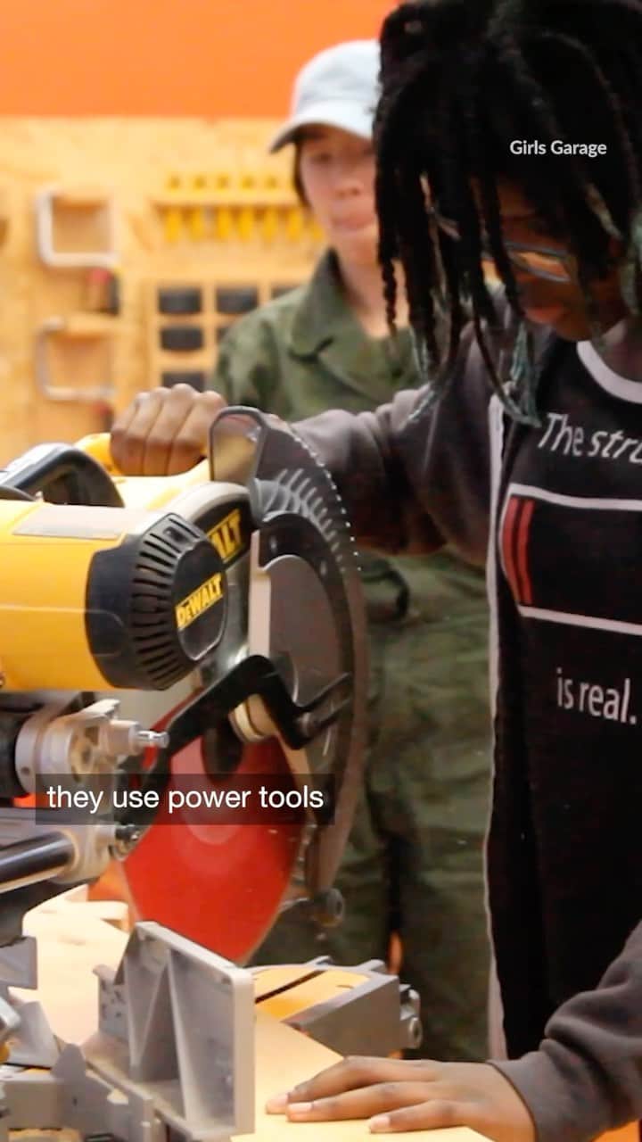 TED Talksのインスタグラム：「Only 4% of construction site workers are women. #TEDRadioHour Host: @manoushz • Manoush Zomorodi/NPR Producers: @catiedull • Catie Dull/NPR, Andrea Gutierrez/NPR Special thanks to Emily Pilloton Lam, @_girlsgarage」