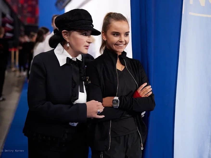 アベリナ姉妹さんのインスタグラム写真 - (アベリナ姉妹Instagram)「Спасибо всем за невероятную поддержку, на I этапе Кубка Сильнейших 🙏🏻 Очень рады,что смогли принять участие, получить удовольствие от выступления и, надеемся, порадовали наших болельщиков 🫶🏻 Всех любим и до новых встреч ❤️💙」5月12日 14時31分 - arishadina1998
