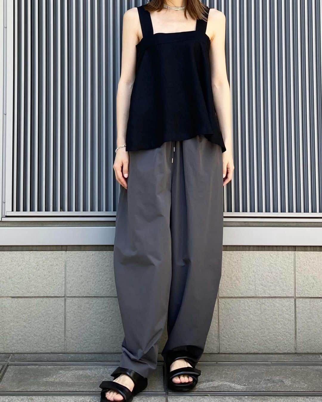 アストラットのインスタグラム：「Blouse 22,000yen Pants 25,300yen / ASTRAET Shoes 52,800yen / POMME D’OR #pommedor #ASTRAET #アストラット  #2023ss #springsummercollection」