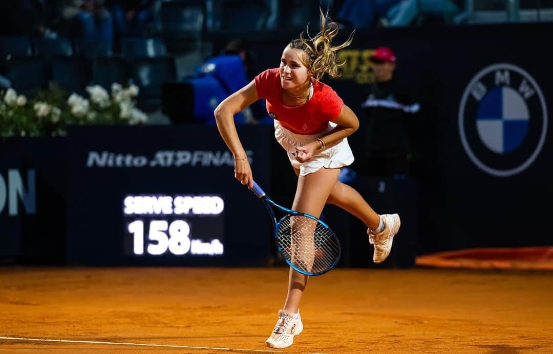 ソフィア・ケニンさんのインスタグラム写真 - (ソフィア・ケニンInstagram)「Thank you everyone for supporting me last night! Super happy to get this win 👏🏼🎾」5月12日 15時49分 - sofia.kenin