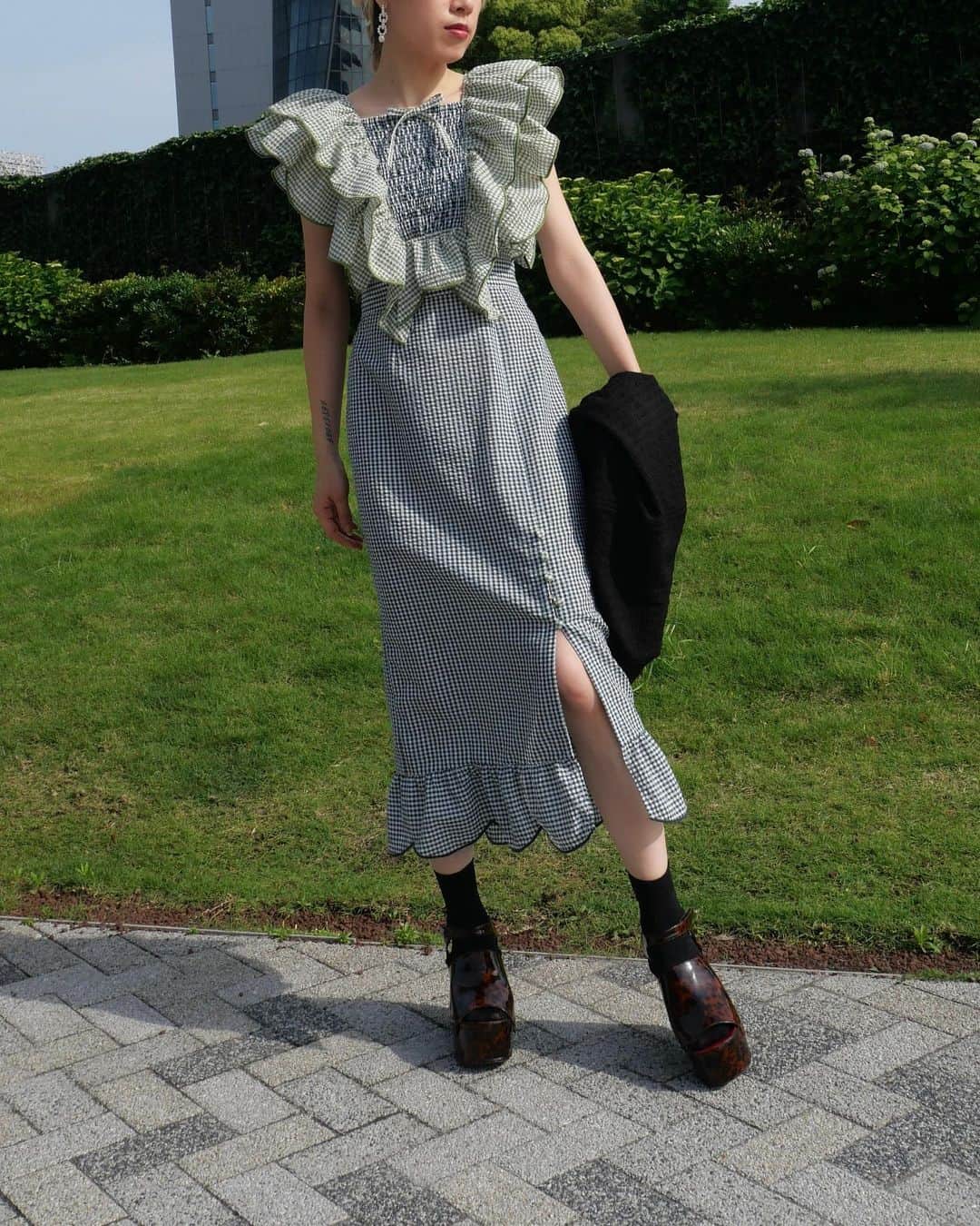 PAMEO POSE 表参道さんのインスタグラム写真 - (PAMEO POSE 表参道Instagram)「【2023 SUMMER COORDINATE】 ✔︎TOY BEADS PIERCE ✔︎ALETTA DRESS ※163cm Sサイズ着用  #2023spring #FAB #newromantic #pameopose #pameoposejewerly #pameoposeomotesando #パメオポーズ #tokyo #harajuku #omotesando #pameopose_shop #parco #渋谷パルコ #渋谷PARCO」5月12日 16時06分 - pameopose_snap