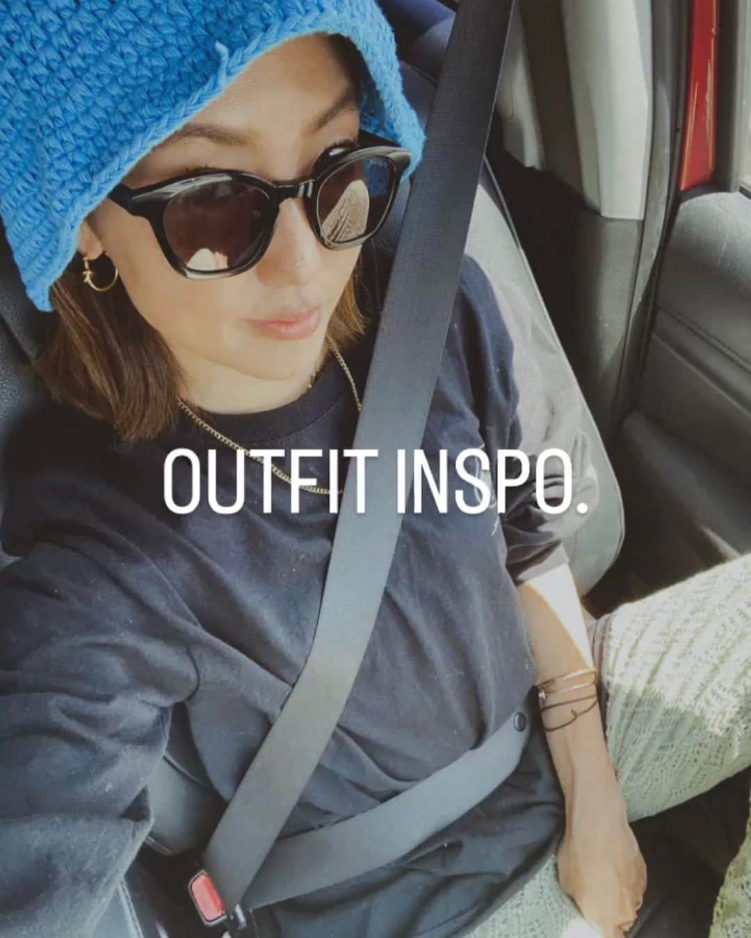 堀舞紀のインスタグラム：「🦕🦕🦕  肌寒い日より あったかい時の 洋服考える方が 得意です🙋🏽‍♀️。  慧斗のロンTとサングラス (どっちも @blackflys_japan ) を サラリとパクって フラフラしていたので  "パクリ屋"  と呼ばれました。  🫧😗🫧  どーも、 PAKURIYA!!!です🫡  🚲爆走の気持ちええ季節🌿  #パクリヤ #ootd #OUTFIT #母親服装 #キッズコーデ」