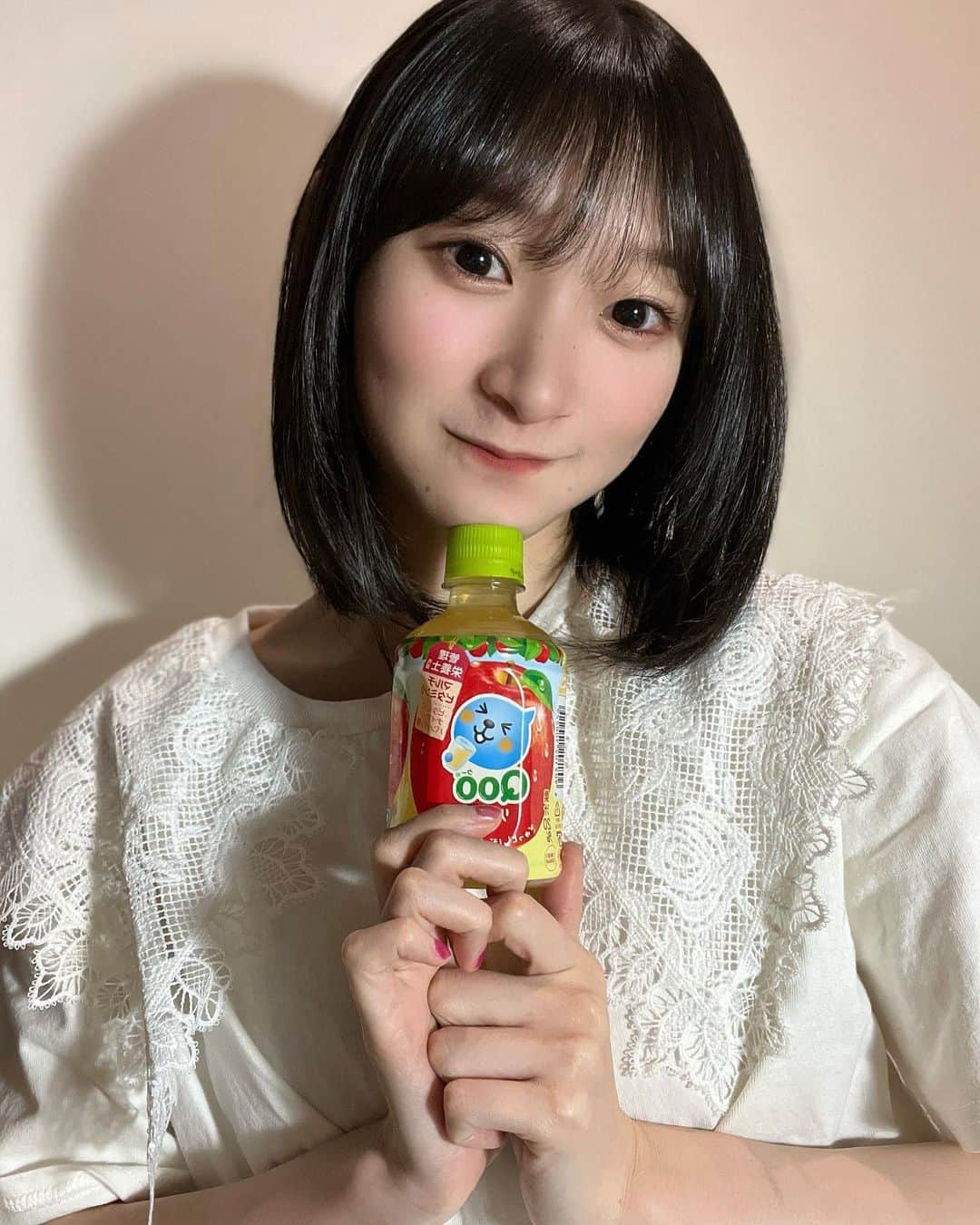 宮本佳林さんのインスタグラム写真 - (宮本佳林Instagram)「♡  ここ2日 連続で飲んだよー🥰  管理栄養士さんオススメらしいし！  #qoo  #りんごジュース」5月12日 16時09分 - karin_miyamoto.official