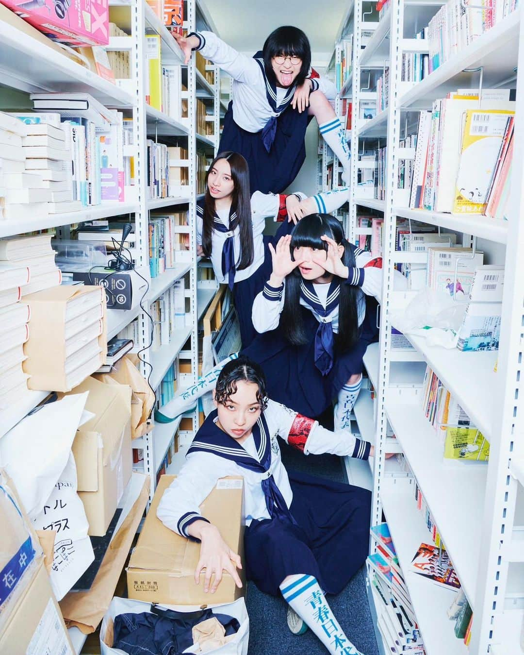 新しい学校のリーダーズさんのインスタグラム写真 - (新しい学校のリーダーズInstagram)「Quick Japan Vol.166 📚 巻頭7ページに新しい学校のリーダーズ‼️  NOW ON SALE!!   photo by @miyu.takaki  #quickjapan #クイックジャパン #新しい学校のリーダーズ #atarashiigakko」5月12日 16時14分 - japan_leaders