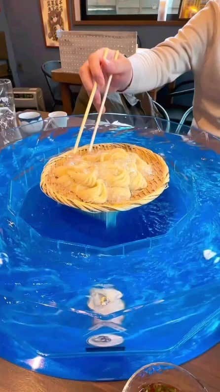 Padgramのインスタグラム：「@linggunnim is enjoying his Nagashi Somen, a cold white wheat noodle that are commonly served cold during summer time in Japan 🍜😋👍🏻 Would you try it? Tag your food lover friends 🙌🏼😃 . 🎥 ✨@linggunnim✨ 📍Japan 🇯🇵  #pgdaily #pgstar#pgcounty #goodplace #planetgo#planet #planetearth #amazing #awesome #japanlife #japan」