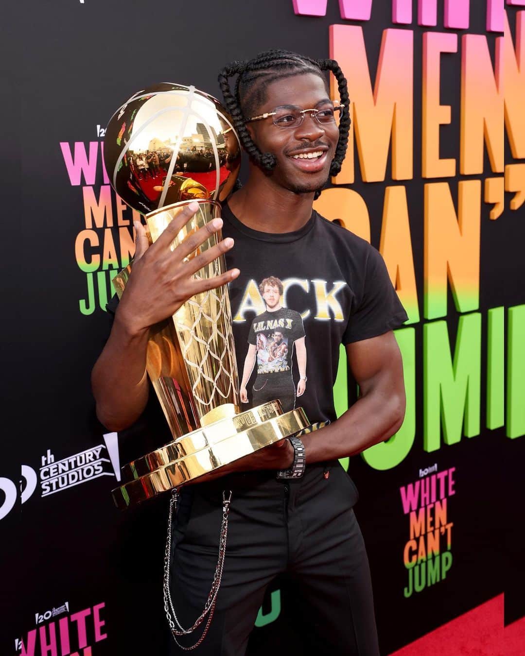 Just Jaredさんのインスタグラム写真 - (Just JaredInstagram)「Jack Harlow and Sinqua Walls step out on the neon pink carpet for the premiere of #WhiteMenCantJump with Teyana Taylor, Laura Harrier and Myles Bullock, and more in Los Angeles #JackHarlow #SinquaWalls #MylesBullock #LauraHarrier in @ysl  #TeyanaTaylor in @supremenewyork surpreme x @umbro  #LilNasX Photos: Getty」5月12日 16時18分 - justjared