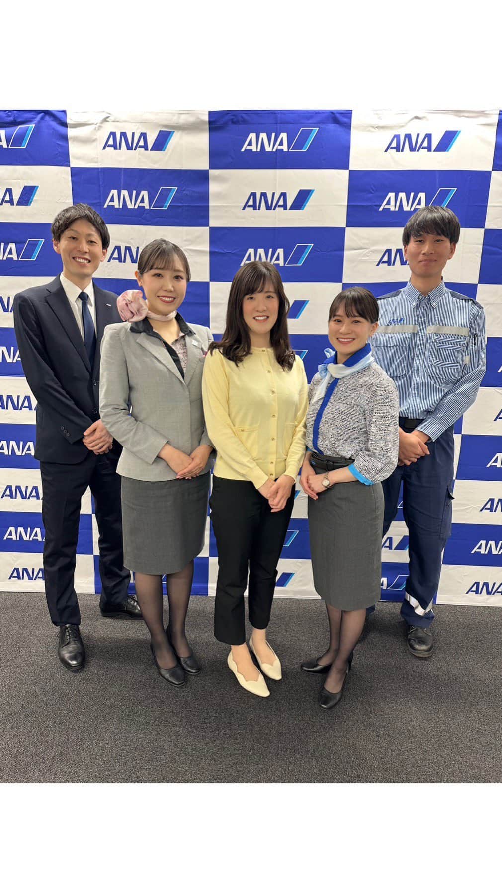 ANAのインスタグラム：「✈️ ANA福岡空港2024年新卒入社採用LIVE✈️  ① オペレーションマネジメント部 ② 旅客サービス部 ③ 貨物・グランドサービス部 📍採用情報はこちら👉 https://ana.ms/3BbUC4I 📍エントリーシート締切👉 5月14日(日) 23:59まで  #allnipponairways #グランドハンドリング #採用 #オペレーションマネジメント #旅客サービス #グランドスタッフ #貨物グランドサービス #allnipponairways #ana #airport #LIVE #GS #福岡空港」