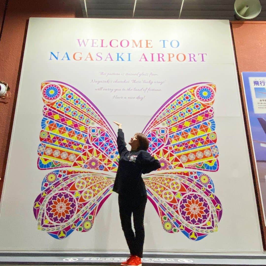 岩村菜々美さんのインスタグラム写真 - (岩村菜々美Instagram)「#長崎空港 #展望デッキ #映え #映えれてるのか映えれてないのかって言ったら映えれてない気がする #バタフラーイ #暇つぶし」5月12日 16時42分 - nanami1120