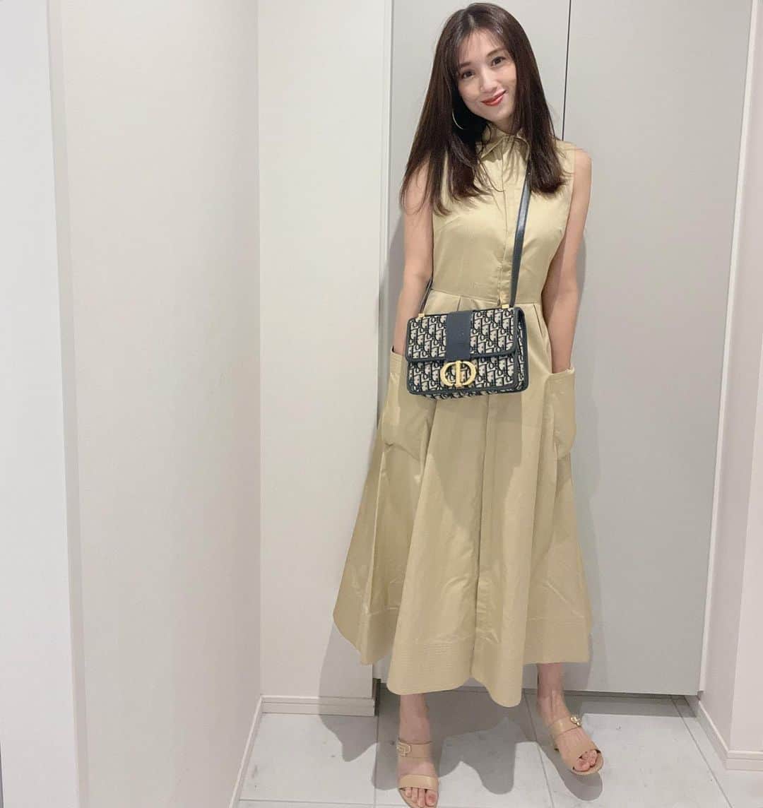 広瀬未花のインスタグラム：「・  👗@co  👜@dior 👡@pellico_japan  🕶️ @maisonvalentino」