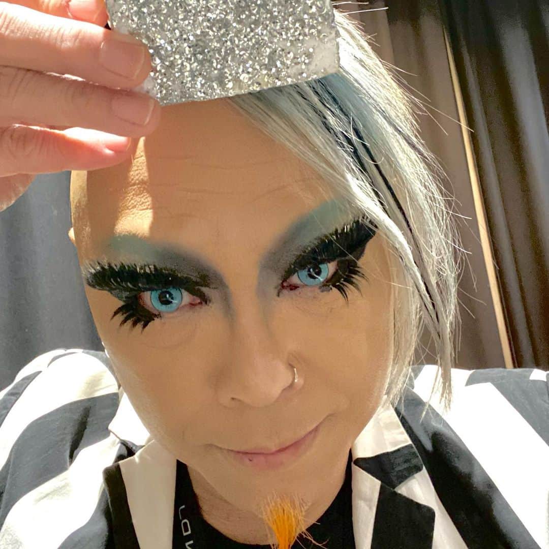 YOJI BIOMEHANIKAのインスタグラム：「ah! I didn't post this. It was taken almost half a year ago at hotel in front of station Swansea.」