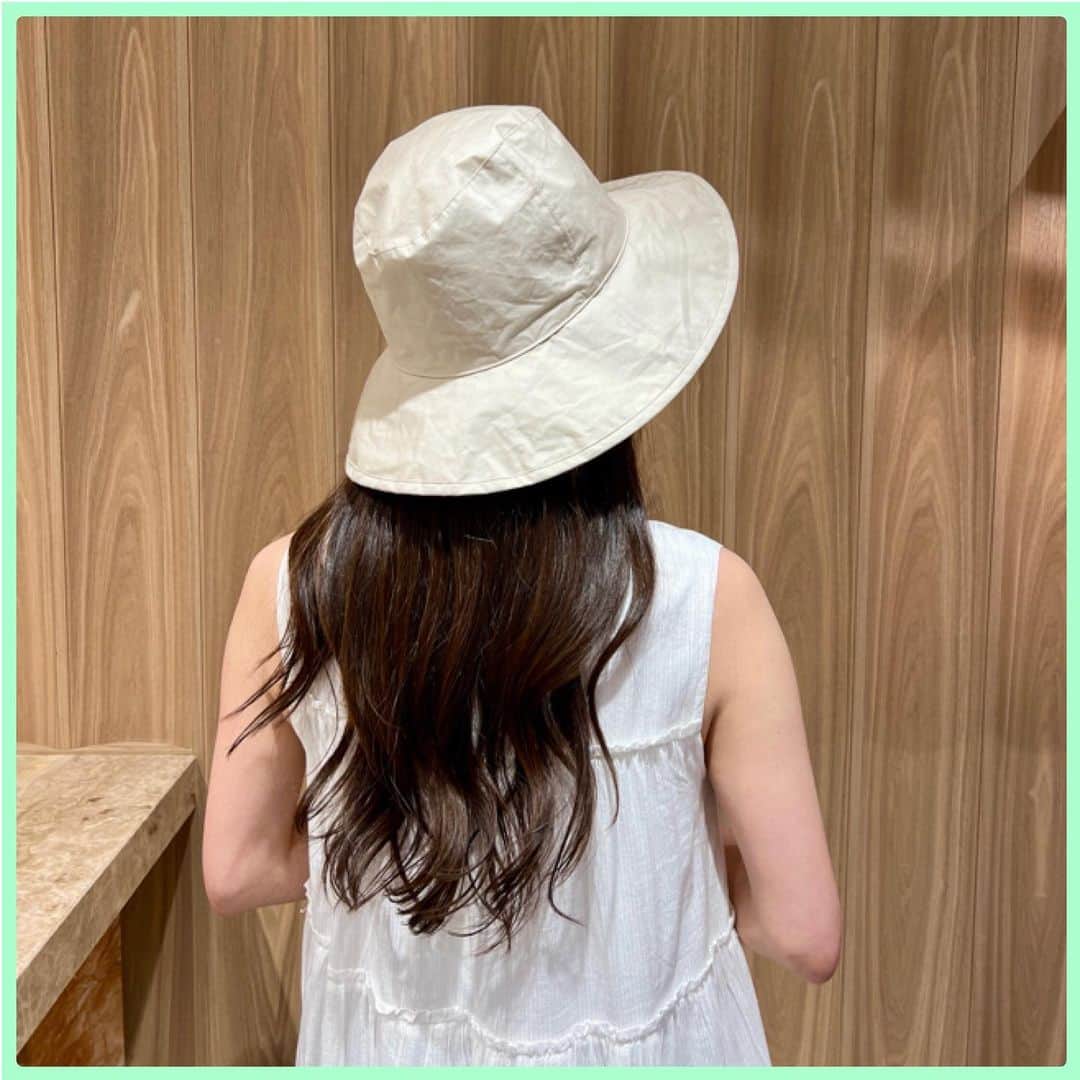 デミルクス ビームス 新宿のインスタグラム：「. 【💐母の日おすすめギフト💐】  No.64-41-0012-868 price ¥14,300(税込)  ハンドウォッシュが可能で丸めてバッグに入れて持ち運びもしやすいです⭕️ これからのシーズンに大活躍しますよ🌞🌞  #demiluxebeams  #デミルクスビームス #beams #ビームス #kijimatakayuki  #母の日 #母の日プレゼント #母の日ギフト」