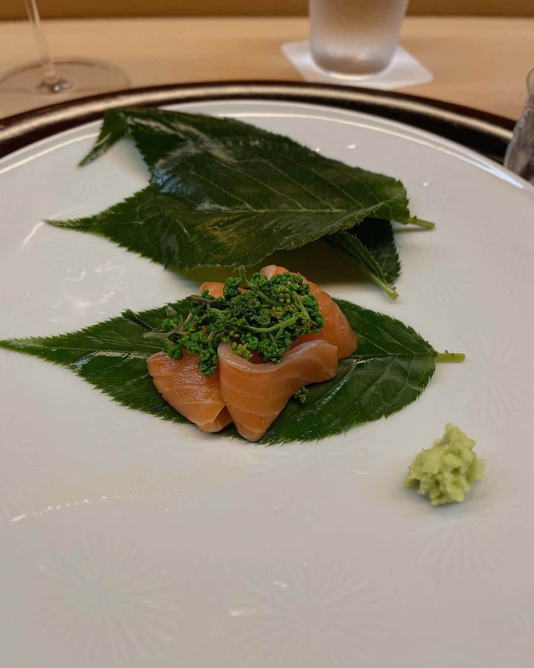 真藤舞衣子さんのインスタグラム写真 - (真藤舞衣子Instagram)「春の松川さん、安定のすばらしさ。 地方で食事をすることが多くて東京での外食はあまり行かないのですが、久しぶりに出ると 海外のお客さまが増えてきましたね。  #時差投稿」5月12日 17時22分 - maikodeluxe
