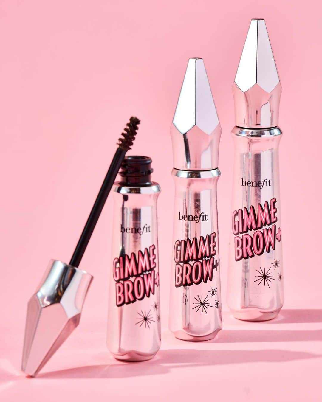 Benefit Cosmetics UKさんのインスタグラム写真 - (Benefit Cosmetics UKInstagram)「Volumised brows?! Gimme!  Achieve gorgeous arches in seconds with Gimme Brow+. Our brow gel will add a tint to the hairs whilst adding some va va voom to your brows!」5月12日 17時24分 - benefitcosmeticsuk