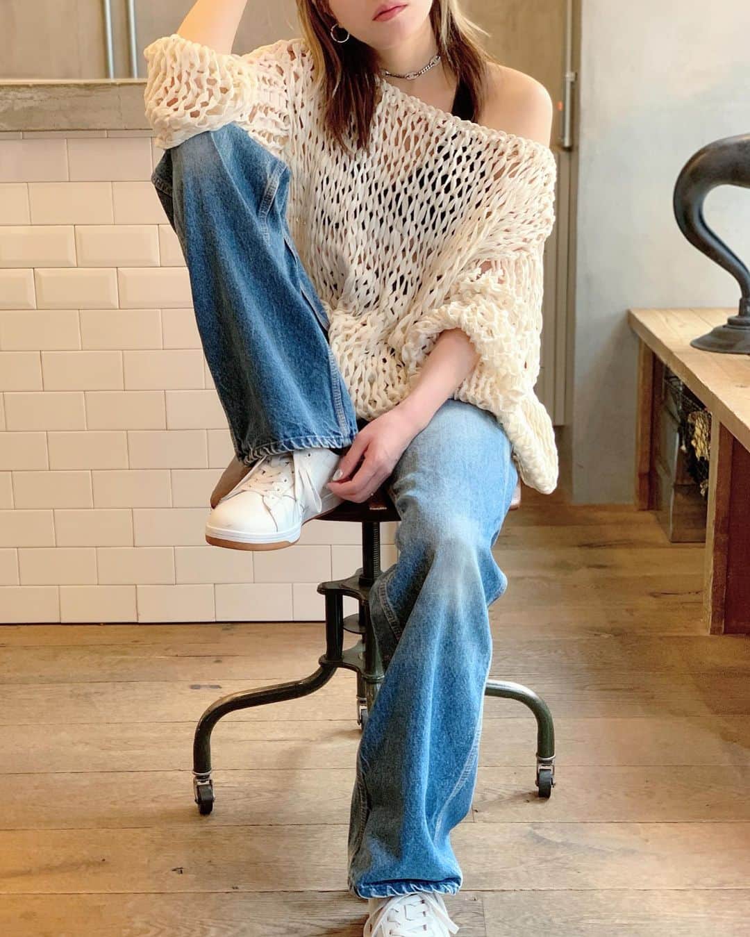 birthdeathさんのインスタグラム写真 - (birthdeathInstagram)「🤍 NEW ARRIVAL 🤍  TOFFS - Off white hand knitted cotton fishnet sweater《Made in France》  ご好評を頂いております birthdeathオリジナルプロダクト『フィッシュネットセーター』の新作コットンニットバージョンが入荷いたしました！  コットン100%素材を使用し、手作業で丁寧に編み立てられた贅沢なニットセーター。 立体感のあるローゲージのルーズな編み目からヘルシーに素肌が覗き、洗練されたスタイルを演出します。 ナチュラルな風合いのコットン素材のニットは通気性も良く、オールシーズンお楽しみいただけます。  ✔️オンラインストアにも掲載済みです。 是非ご覧になってみてください。  #thetokyofreefashionsociety  #birthdeath  『The Tokyo Free Fashion Society (TOFFS) 』is an original product that is manufactured irregularly.  This is a high-quality sweater made of 100% cotton and knitted by hand. The healthy bare skin peeping through the three-dimensional low gauge mesh creates a sophisticated style. Natural cotton knitwear is breathable and can be enjoyed regardless of season.  A cotton fishnet sweater made by hand, commissioned by a skilled knitting artist who lives in France and has a career of more than 50 years. Since all the processes are done by hand in France, the production volume is limited and we sell them in limited quantities.  ✔️ It has already been posted on our online store. Please take a look.」5月12日 17時46分 - birthdeath_tokyo