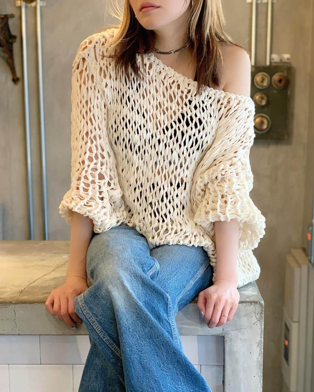 birthdeathさんのインスタグラム写真 - (birthdeathInstagram)「🤍 NEW ARRIVAL 🤍  TOFFS - Off white hand knitted cotton fishnet sweater《Made in France》  ご好評を頂いております birthdeathオリジナルプロダクト『フィッシュネットセーター』の新作コットンニットバージョンが入荷いたしました！  コットン100%素材を使用し、手作業で丁寧に編み立てられた贅沢なニットセーター。 立体感のあるローゲージのルーズな編み目からヘルシーに素肌が覗き、洗練されたスタイルを演出します。 ナチュラルな風合いのコットン素材のニットは通気性も良く、オールシーズンお楽しみいただけます。  ✔️オンラインストアにも掲載済みです。 是非ご覧になってみてください。  #thetokyofreefashionsociety  #birthdeath  『The Tokyo Free Fashion Society (TOFFS) 』is an original product that is manufactured irregularly.  This is a high-quality sweater made of 100% cotton and knitted by hand. The healthy bare skin peeping through the three-dimensional low gauge mesh creates a sophisticated style. Natural cotton knitwear is breathable and can be enjoyed regardless of season.  A cotton fishnet sweater made by hand, commissioned by a skilled knitting artist who lives in France and has a career of more than 50 years. Since all the processes are done by hand in France, the production volume is limited and we sell them in limited quantities.  ✔️ It has already been posted on our online store. Please take a look.」5月12日 17時46分 - birthdeath_tokyo