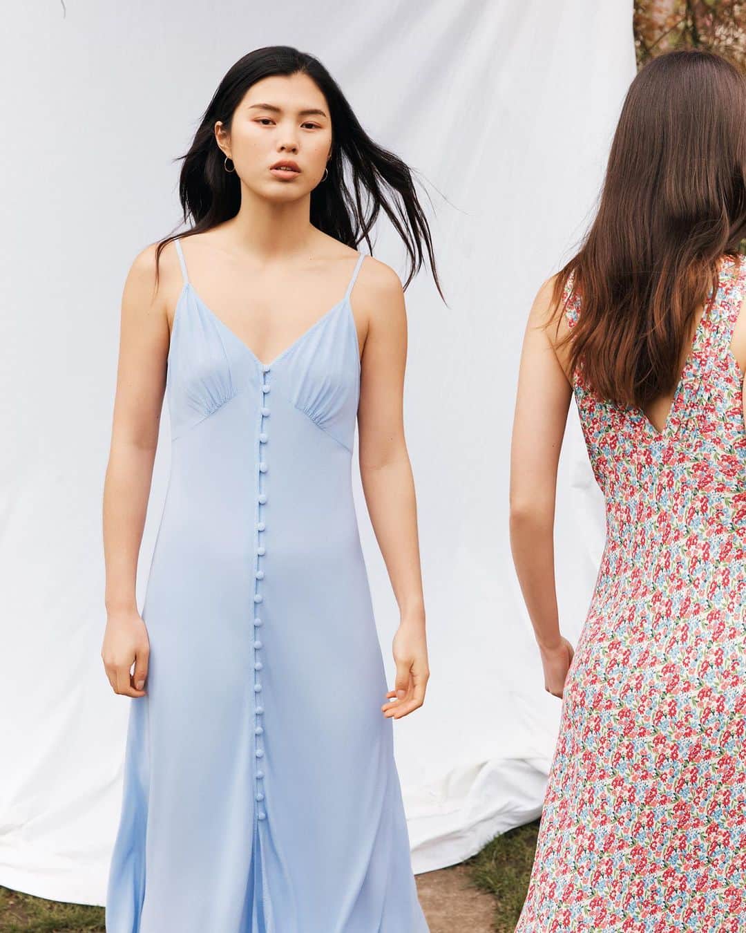 ゴーストのインスタグラム：「A classic slip dress is a go-to style for summer, in our lightweight crepe fabric it’s an easy breezy hero for your summer wardrobe.」
