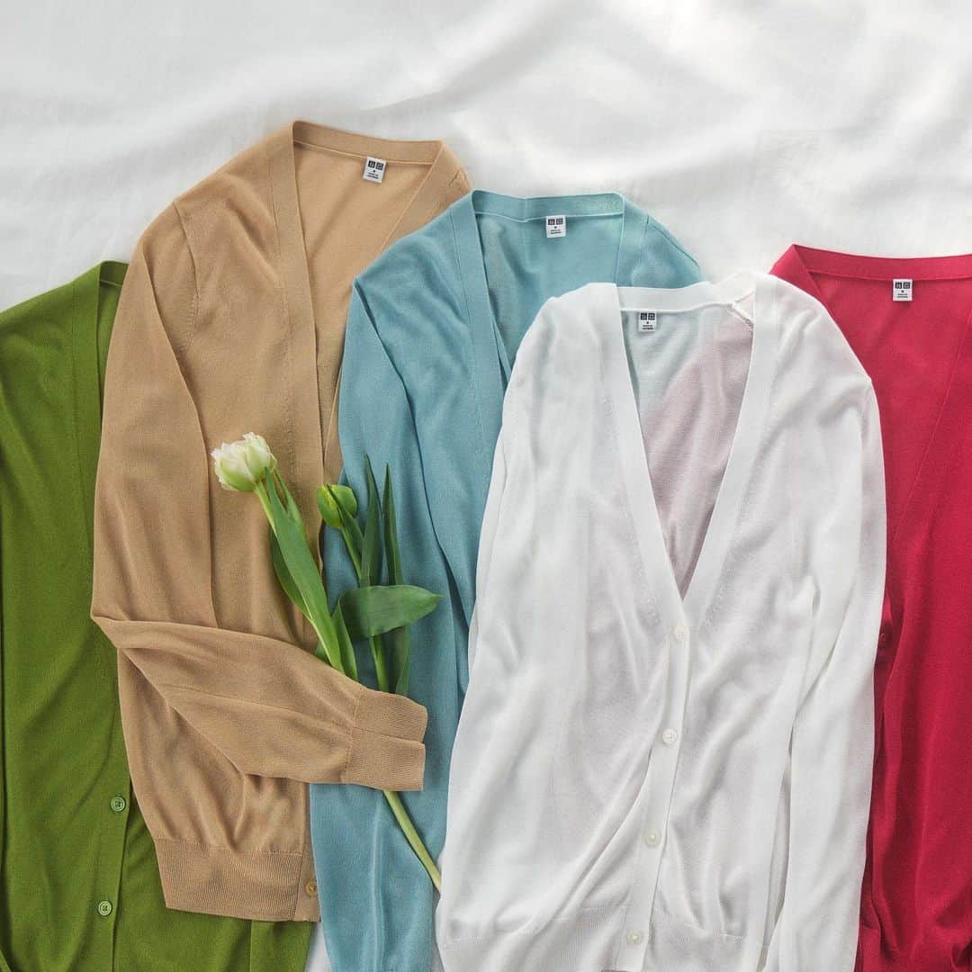 のインスタグラム：「What to do when it's too cold for short sleeves but too hot for a jacket? Our new cardigans might be just what you're looking for. Create the perfect layered style every time.  454767 Women Light V-Neck Long-Sleeve Cardigan  #Uniqlo #LifeWear #springsummer2023  *The product availability differs among regions. Please check your regional account or website.」