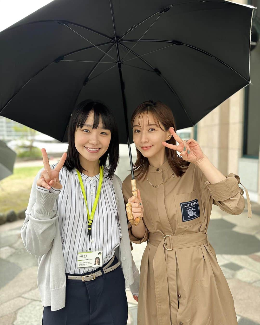 あなたがしてくれなくてものインスタグラム：「． 🫧オフショットをお届け🫧  第５話の撮影現場から #奈緒 さんと #田中みな実 さんの ほっこり２ショットを📸✨  Twitterでは別カットも公開❕  #あなたがしてくれなくても   📣 ５話の #TVer 見逃し無料配信は 　　次回放送の5/18（木）まで❗️ 　　まだの方ももう一度見たい方も 　　お見逃しなく👀✨ 📺１〜３話も変わらず無料配信中 　　プロフィール欄のリンクからチェック！」