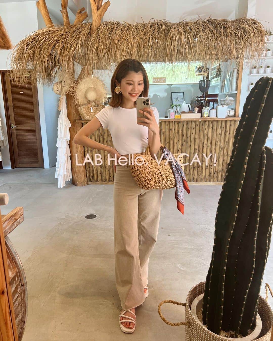 池田真子のインスタグラム：「コーデが気づいたらほぼZARA🌞 ． ． ． サボテンが可愛い🌵 ． ． Tops：ZARA Pants：ZARA Accessory：ZARA Sandal：UNIQLO ． ． #宮古島 #宮古島カフェ #イラブハローバケイ #サボテン好き #宮古島観光 #ZARAコーデ #カジュアルファッション #カジュアルスタイル #シンプルコーデ #zaraoutfit #makoscode #ootd #makosdiary」