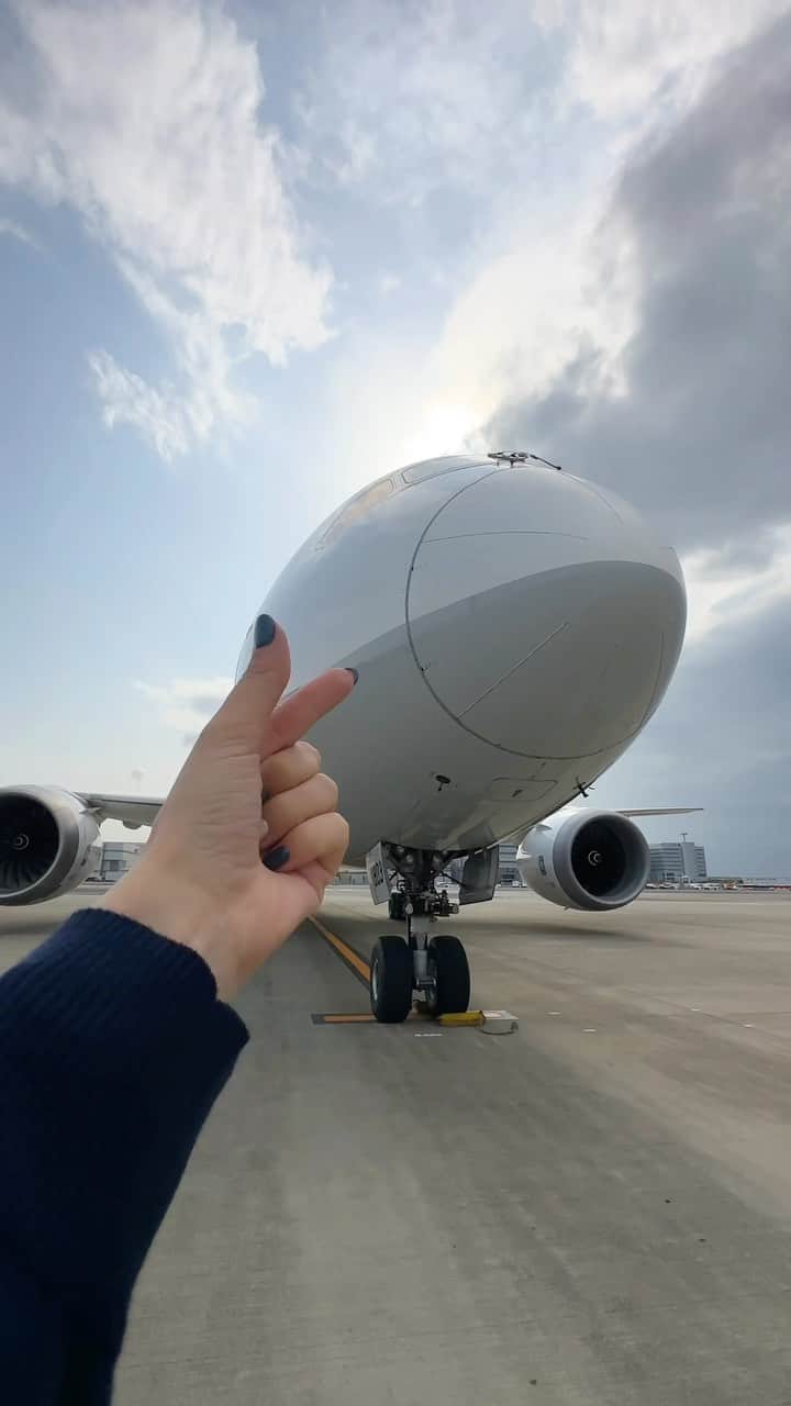 ANAのインスタグラム：「Go see the real thing, not a model…🫰🪄✈️ #allnipponairways #ANA #羽田空港 #haneda #hnd #飛行機 #airplane #空港 #airport #japantrip #trip #旅 #旅行」