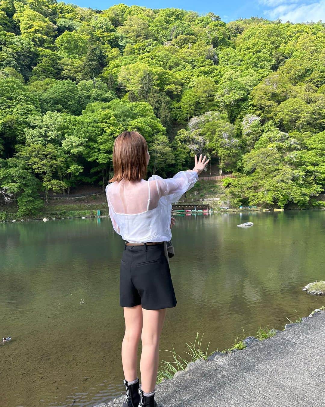 秋倉諒子さんのインスタグラム写真 - (秋倉諒子Instagram)「たまに自然にかえる🌿 朝にお散歩して空気をたくさん吸って深呼吸😮‍💨♡ 生き返った〜 #kyoto#京都#嵐山」5月12日 18時03分 - ryokoak45
