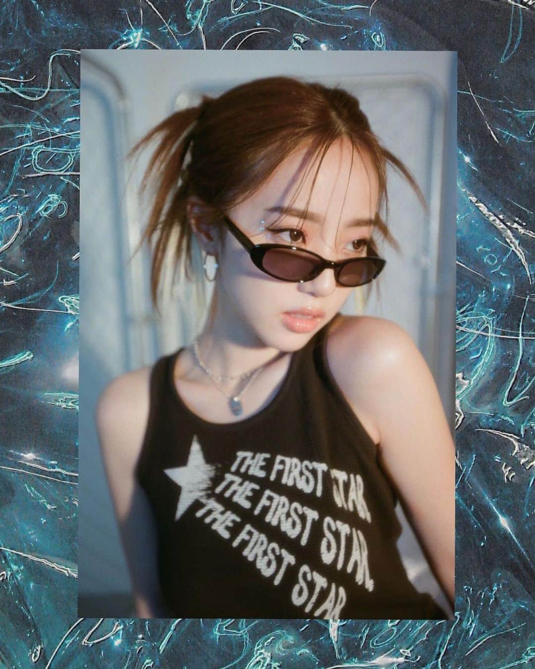 のインスタグラム：「Make up by me ❤️‍🔥 Photo @waka__a   #Repost @laguagem ・・・ ㅤㅤㅤㅤㅤㅤㅤㅤㅤㅤㅤㅤㅤ LAGUA SUMMER LOOK ——————————————— 中町 綾( @ayanakamachi )が着こなす、 LAGUA GEMの最新SUMMER LOOKを公開！ ㅤㅤㅤㅤㅤㅤㅤㅤㅤㅤㅤㅤㅤ 公式HP・SHEL'TTER WEB STORE、 店頭iPadにてLOOK詳細をご覧頂けます。  【LIMITED PRE ORDER】 LOOK掲載の一部アイテムを SHEL'TTER WEB STORE限定で先行予約販売中！  先行予約販売期間：5.9 tue 12:00〜5.19 fri 11:59 ——————————————— ♦️WAFFLE PRINT TANK TOP No.510GSM90-2300 BLK,BRN,BEG ¥4,400 (tax in) ※6月発売予定  ♦️WAIST STRING　CARGO PANTS No.510GSZ31-2120 PNK,O/WHT,BLU,KHA ¥10,450 (tax in) ※5月下旬発売予定  ♦️CURVE SHAPE EYE WEAR No.510GSM55-2490 BRN,BLK ¥3,850 (tax in)  ♦️CROSS UNION NECKLACE No.510GSZ56-0510 SLV,GLD ¥2,750 (tax in)  ♦️LARFE HOOP PIERCE No.510GSM56-0340 SLV,GLD ¥2,200 (tax in)  ♦️WEATERN PLATFORM BOOTS No.510GSM55-1570 BLK,BRN ¥17,050 (tax in) ——————————————— #LAGUAGEM #ラグアジェム #中町綾」