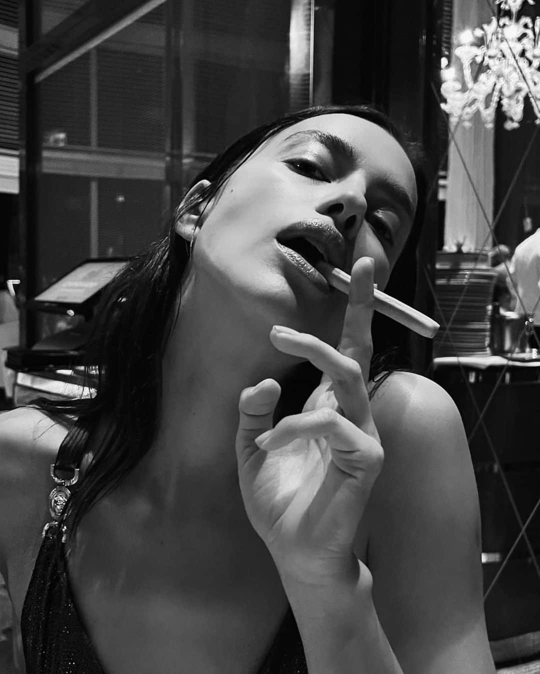 イリーナ・シェイクさんのインスタグラム写真 - (イリーナ・シェイクInstagram)「Smoking my grissini off…」5月13日 3時49分 - irinashayk