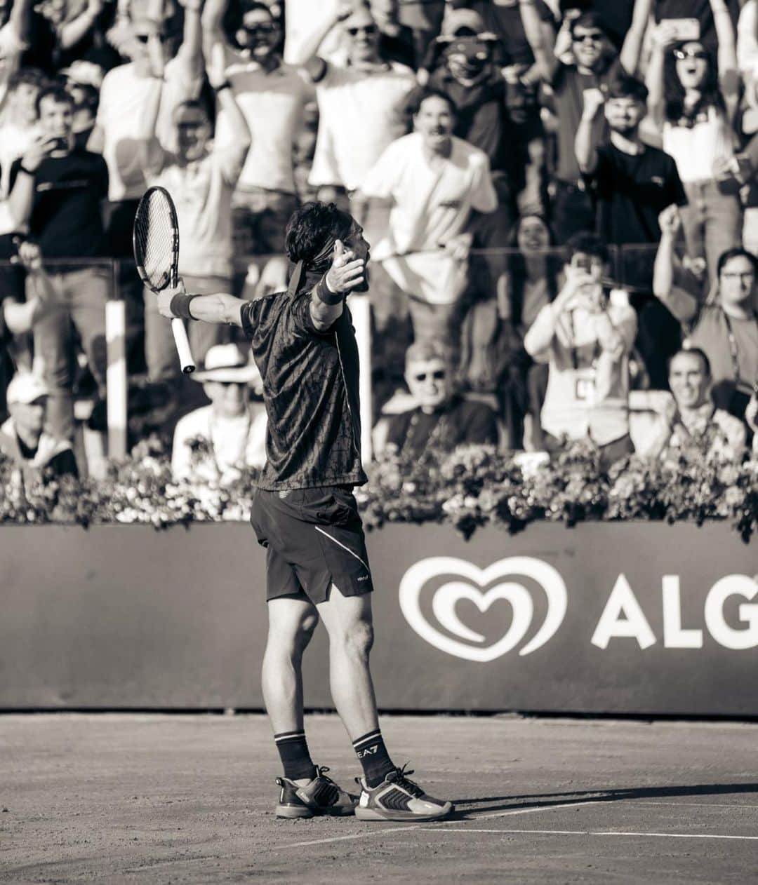 ファビオ・フォニーニさんのインスタグラム写真 - (ファビオ・フォニーニInstagram)「I love this court 🤍🖤」5月13日 4時02分 - fabiofogna