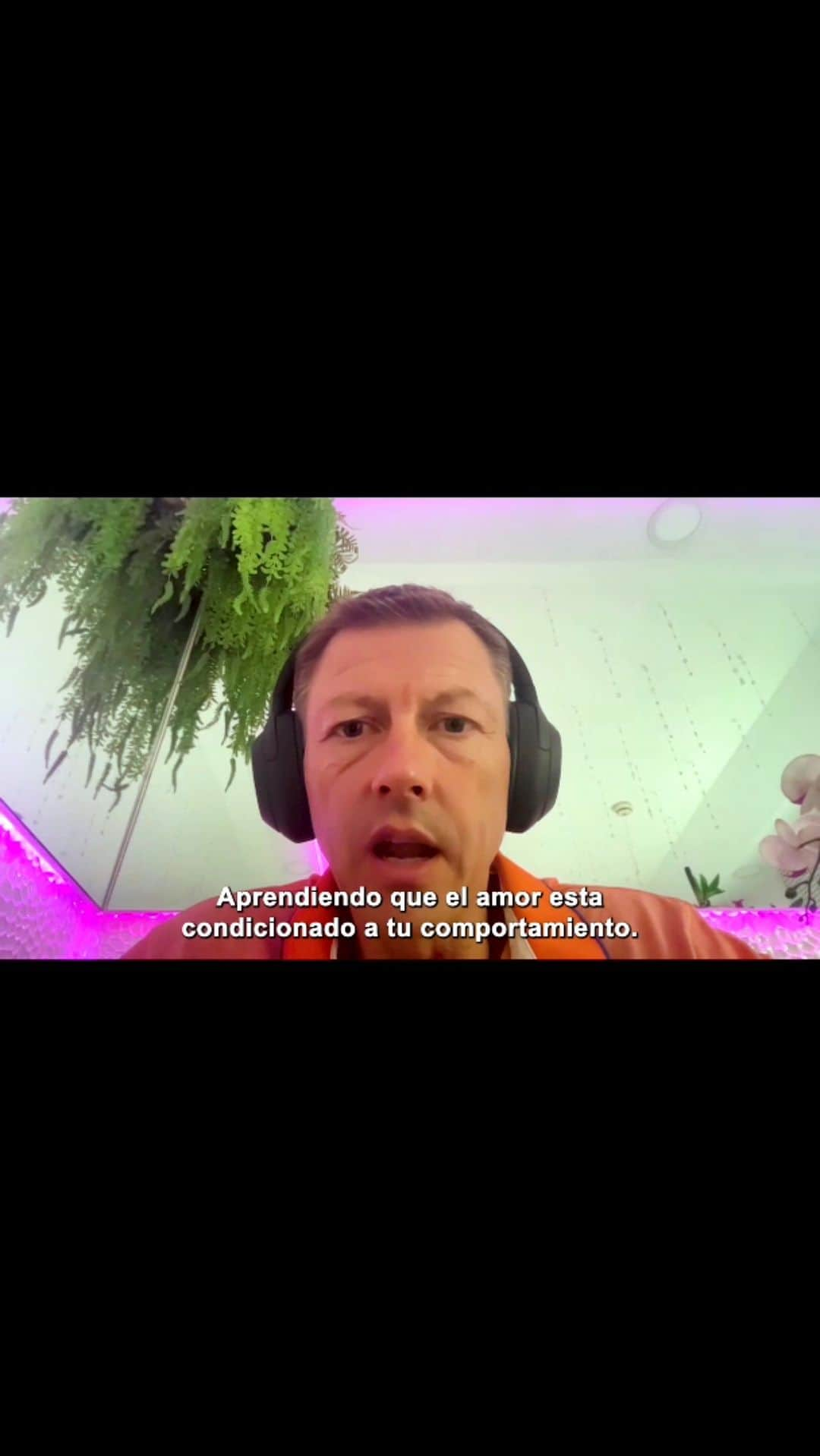 ダナイ・ガルシアのインスタグラム：「I’m so thrilled to introduce you to my first guest this season  Peter Sage! 🌱🪴🧡🎙 Peter offers us tools and vivid imagery to help us examine where we are at right now, and make the adjustments to get to where we want to go. He reminds us we need to cast ourselves as the stars in the movies of our own lives. 🪄 Link in bio, scroll down and subscribe so you can get a zoom link for tomorrow’s “Watch Party”! 🤩💕🌱🪴 #community #seeds #treatyourlifelikeagarden #gratitude #familiatime #fun #comunidad #familia #watchparty  #Podcast #show #podcasting #danaygarciapodcast Never forget the magic 🧡🎙🪴」