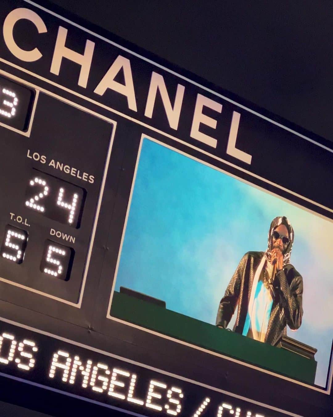 ジェシカ・ジェーン・クレメントさんのインスタグラム写真 - (ジェシカ・ジェーン・クレメントInstagram)「Chanel Cruise in LA 🌴⭐️🌆🎥 #chanelcruise #chanel」5月13日 4時32分 - jessicaclements
