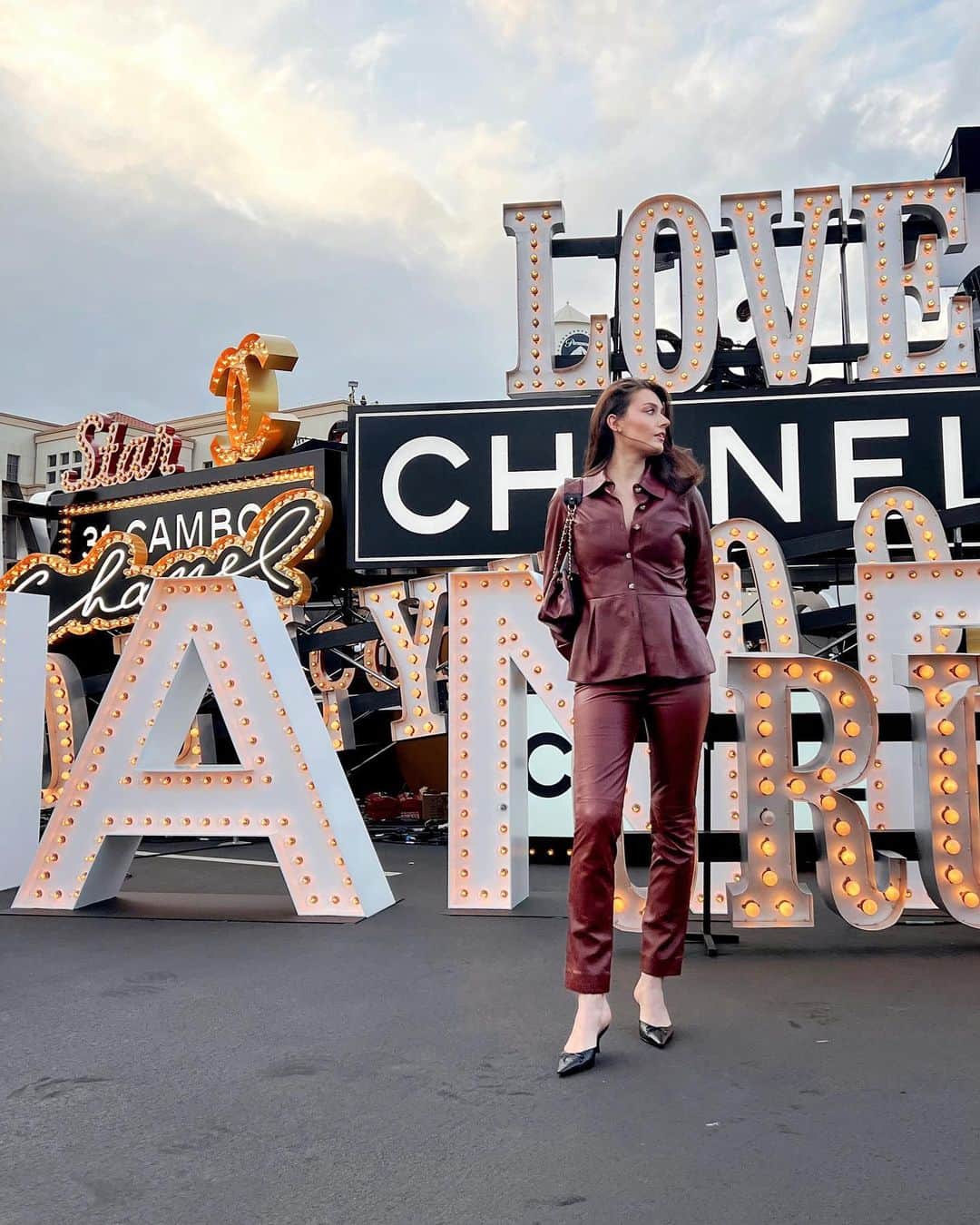 ジェシカ・ジェーン・クレメントのインスタグラム：「Chanel Cruise in LA 🌴⭐️🌆🎥 #chanelcruise #chanel」
