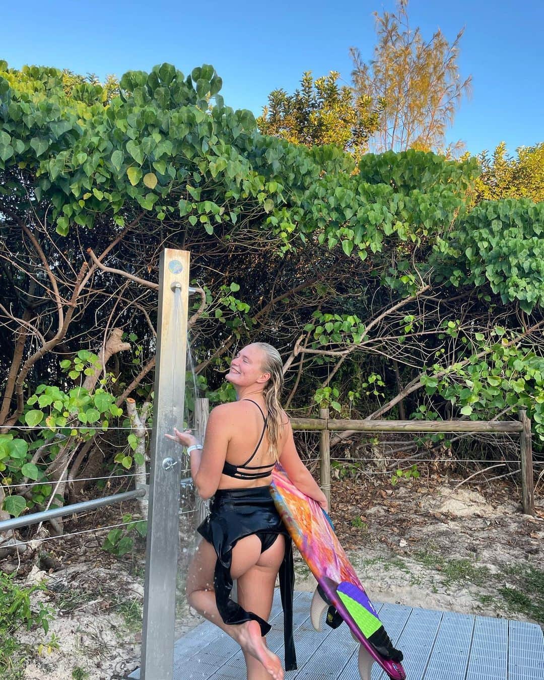 JOLYN Swimwearのインスタグラム：「Sat morning surf sesh 🏄‍♀️👌 // #jolynaustralia」