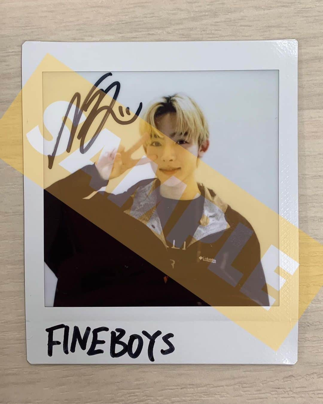 FINEBOYSさんのインスタグラム写真 - (FINEBOYSInstagram)「【PRESENT:NOAさんチェキプレゼント🎁】  発売中のFINEBOYS 6月号にNOAさんが登場！  雨の日もいいかも…🤔✨と思えるような、 6ページにわたる雨コーデ特集です☂️  読めば雨の日がもっと楽しく、さらに教養も身につくはず？！  💐チェキプレゼント💐  NOAさんのサイン入りチェキをプレゼント！ 以下の応募方法をチェックして、 ぜひ参加してくださいね！  ======================= 【応募期間】 〜5月19日（金）23時59分まで  【応募方法】 ①FINEBOYS公式Instagramをフォロー ②本投稿にいいね ※抽選対象は公開アカウントのみになります  【当選発表】 当選した方のみ、コメントを投稿してくださったアカウントにDM（ダイレクトメッセージ）にて2023年6月上旬までにご連絡します。 ※当選者の発表はDMでのご連絡をもってかえさせていただきます。 抽選の経過や結果などに関するお問い合わせには一切お答えできません。 賞品の発送は6月中を予定しております。 ※当選連絡をしてから7日以内に連絡が取れない場合は、当選が無効となります。ご了承ください。  コメントをすると当選確率がアップするかも…？ ご応募お待ちしております！  #FINEBOYS  #NOA #チェキ #チェキプレゼント #雨コーデ」5月12日 20時07分 - fineboys_jp