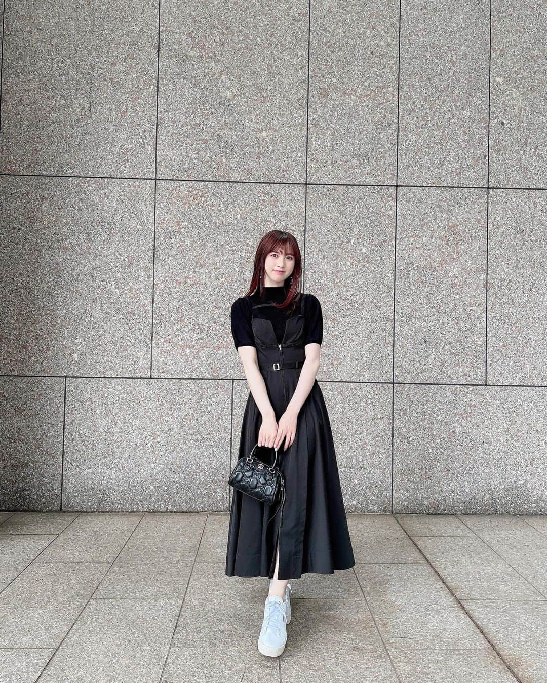 永野芹佳さんのインスタグラム写真 - (永野芹佳Instagram)「🖤🤍  黒い洋服だいすき☺︎  #私服 #snidel #スニーカーコーデ」5月12日 20時15分 - iroziro_serika