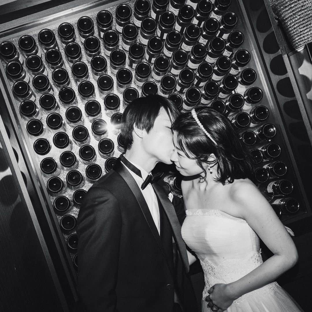 のインスタグラム：「・  Villas des marriages  × MAISON DE BLANCHE  Monitor Model Photo Shooting📸 · · Photo @hayato_takami  Dress @maisondeblanche  Tuxedo @maisondeblanche  Hair & Make @haruna.visagiste  @yuna.visagiste」