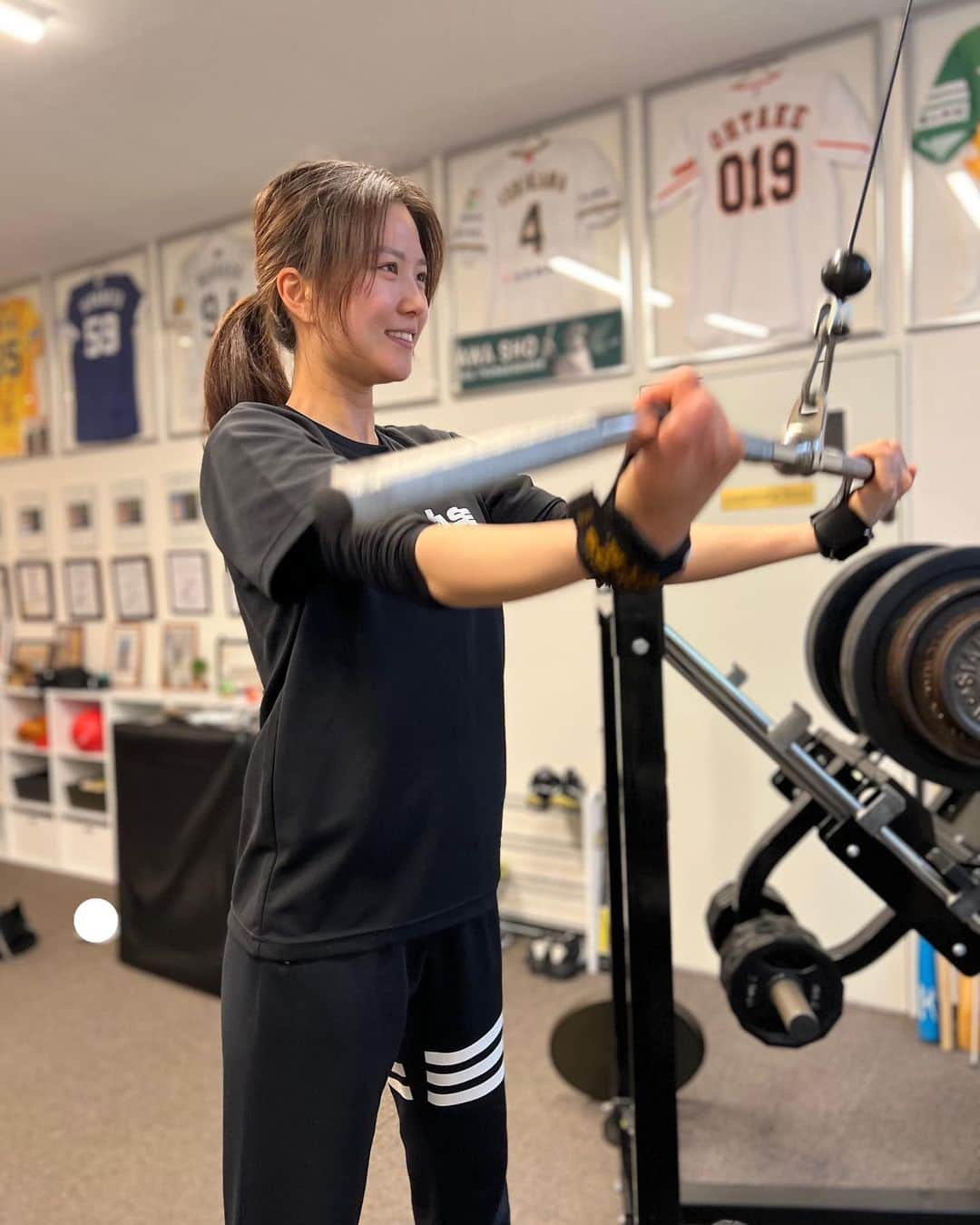 松原果音さんのインスタグラム写真 - (松原果音Instagram)「. トレーニング🏋️ . 体調や睡眠時間に左右されたり、 ジャンプでいい数字が出たと思ったらちゃんと後のウエイトで下がったり、体ってとっても面白いなってこの頃感じます🥺 . #ゴルフ#ゴルフスイング . #ゴルフタイランド  #心斎橋ゴルフスタジオ #ライジングレディースゴルフ」5月12日 20時24分 - kanonmatsubara1