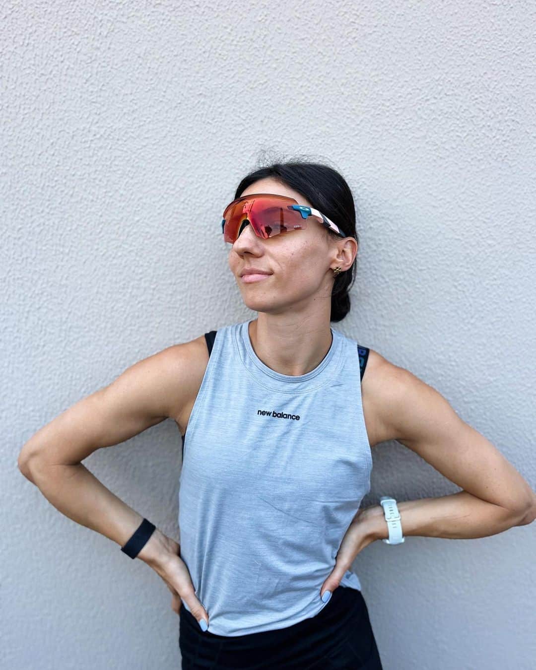 アンナ・キールバシンスカのインスタグラム：「GREY DAY 2023 🪩🫶🏻  #GreyDay #NBGreyDay #GreyDay2023   [reklama] @newbalance」