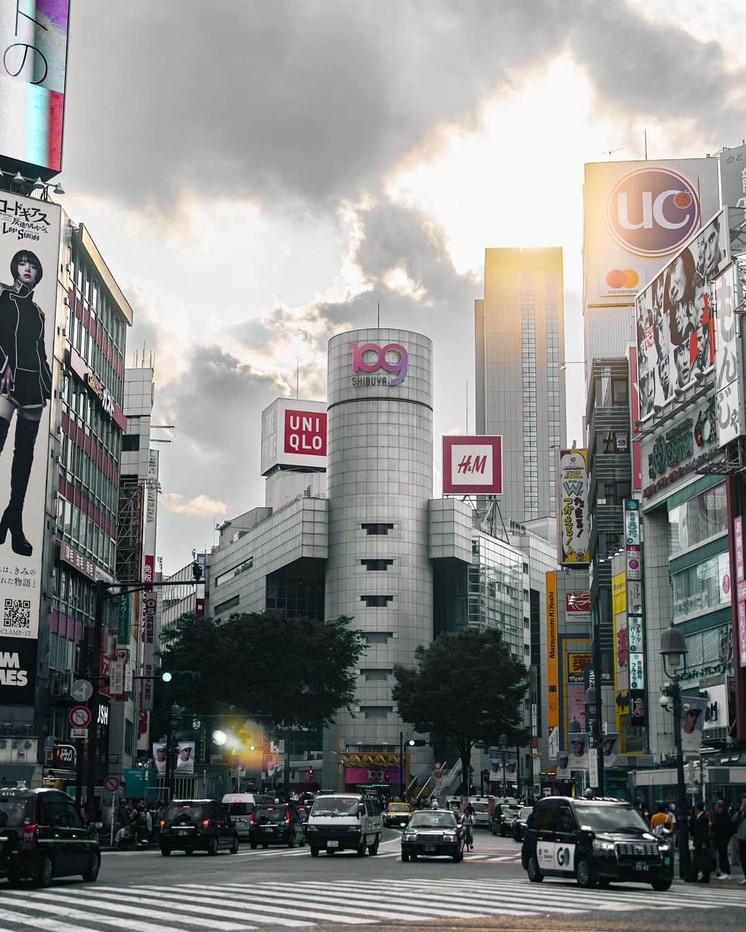 山田悠介のインスタグラム：「帰り道に  #渋谷  #shibuya  #a7siii  #sel50f12gm  #cityphotography」
