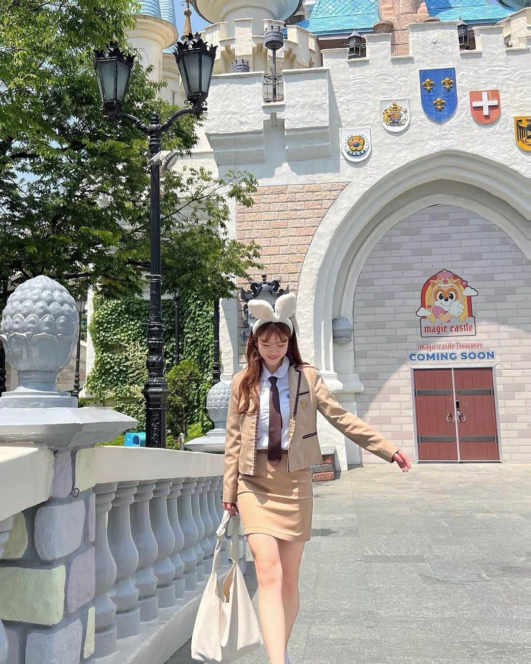 渡邉優さんのインスタグラム写真 - (渡邉優Instagram)「韓国🇰🇷 制服を着てロッテワールドへ🏰♡ ⁡ ⁡ ※自己満デス ⁡ ⁡ ⁡ 他にもいっぱい投稿したいものがあるけど 余韻に浸ってるうちにアップ🇰🇷♡ 投稿続きますがお付き合いください〜 ⁡ ⁡ ⁡ ＿＿＿＿＿＿＿＿＿＿＿＿＿＿＿＿ #韓国 #韓国旅行 #ロッテワールド #Lotteworld #korea #Seoul #롯데월드」5月12日 20時33分 - yu_watanabe_