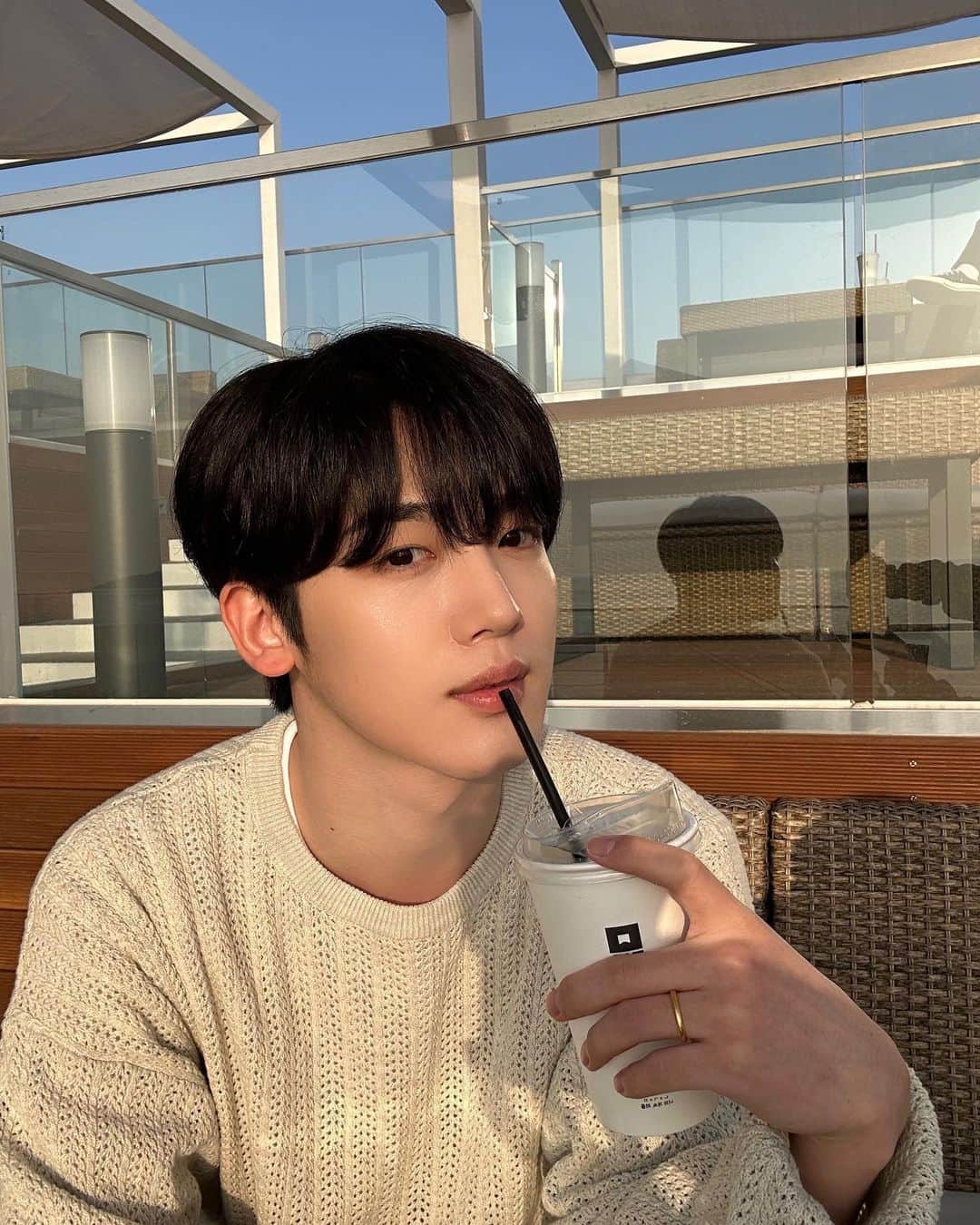キム・ヨハンのインスタグラム：「힐링..여유」