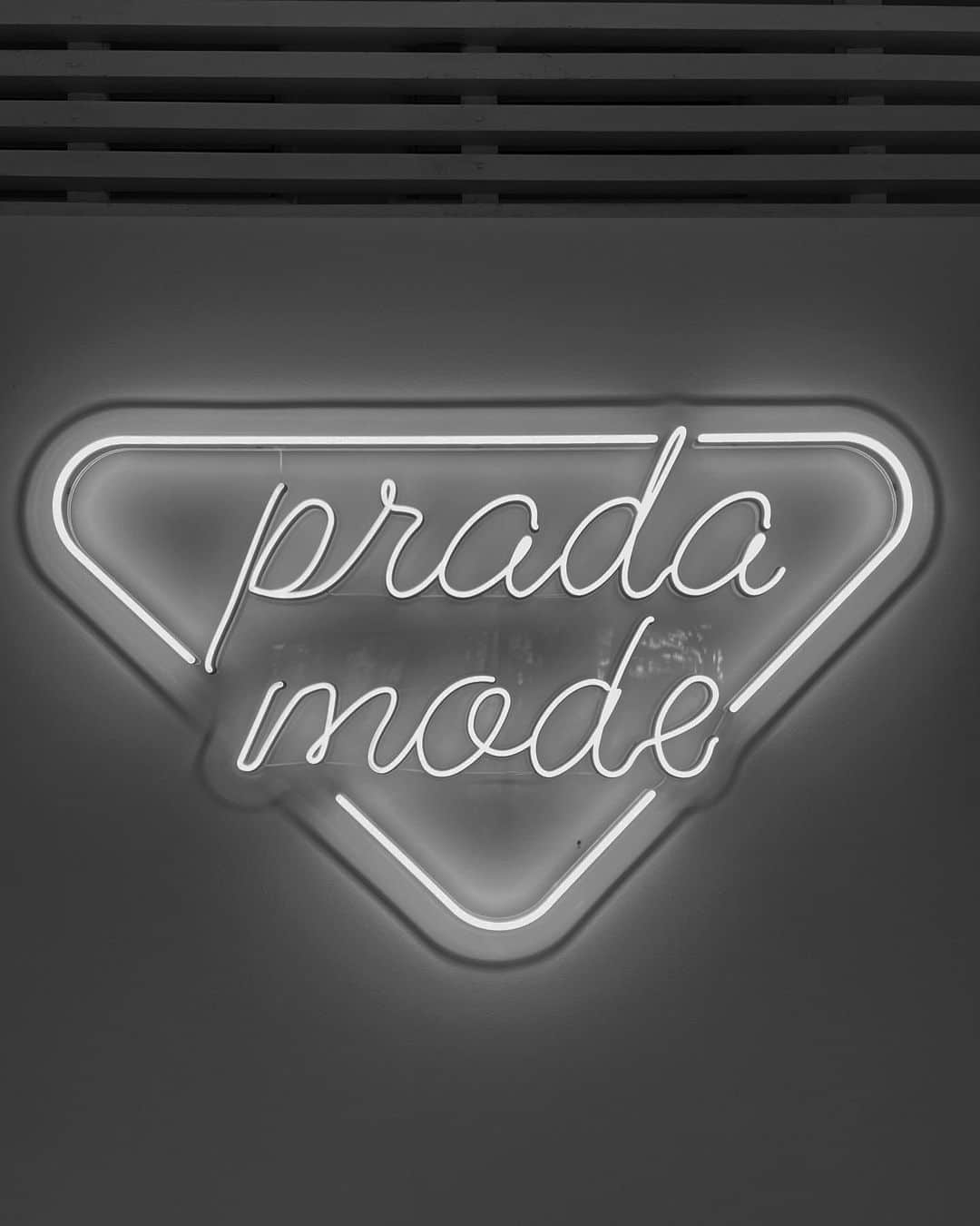 梅村実帆さんのインスタグラム写真 - (梅村実帆Instagram)「@prada  #pradamode 🪽 アート､音楽､食､全てを楽しめた素敵なイベント🥂🎀 天気も良く､とっても幸せな時間でした🩵」5月12日 20時44分 - miho11k