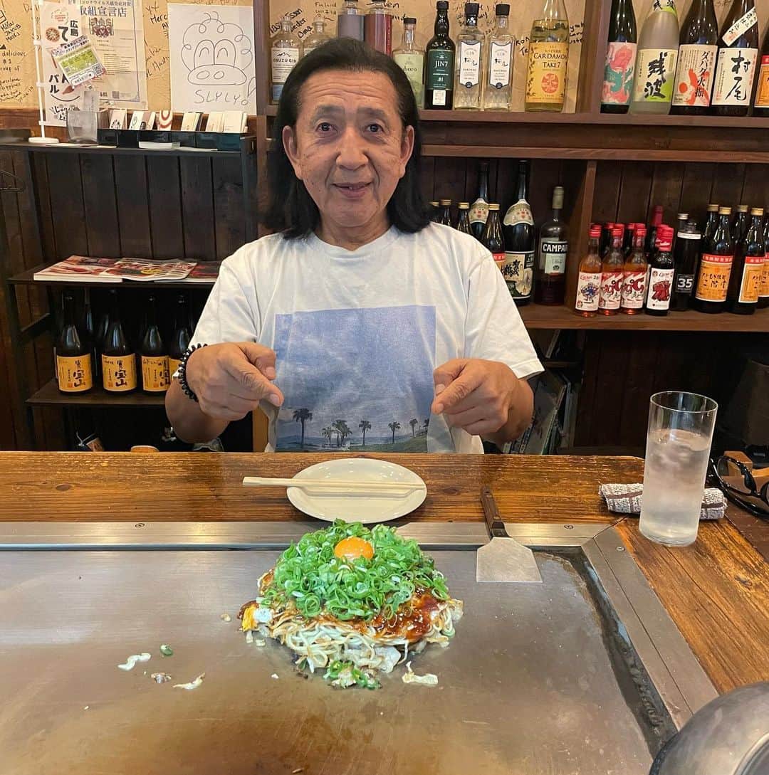 Ken Harakumaのインスタグラム：「お好み焼きと言ったら広島❣️ 超オススメの絶品ヘルシーなお好み焼き屋さんで美味しくいただきました❣️ @okonomiyakihiroki  @international_yoga_center  #お好み焼き  #広島グルメ  #ひろ輝スペシャル」
