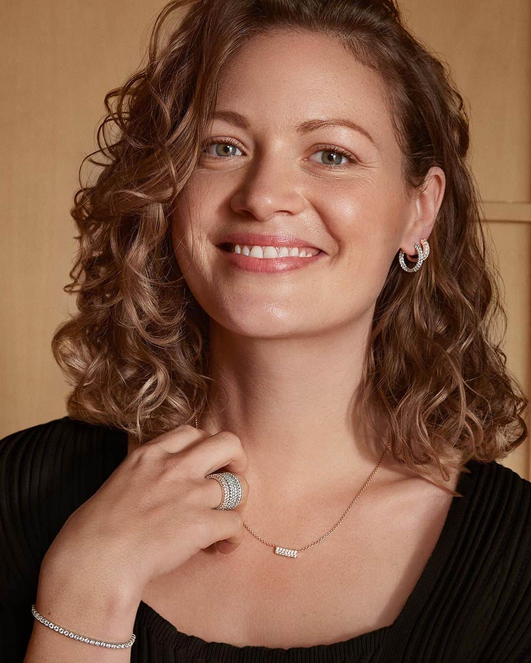 PANDORAさんのインスタグラム写真 - (PANDORAInstagram)「For every heart of gold. 14k gold-plated gifts make a glowing thank you for new mums, big sisters, aunties, stepmums and everyone who loves like a mum this Mother’s Day. ⭐️ #PandoraMothersDay #PandoraJewellery #PandoraCharms」5月12日 21時07分 - theofficialpandora